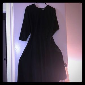 Black 3/4 sleeve dress with pockets